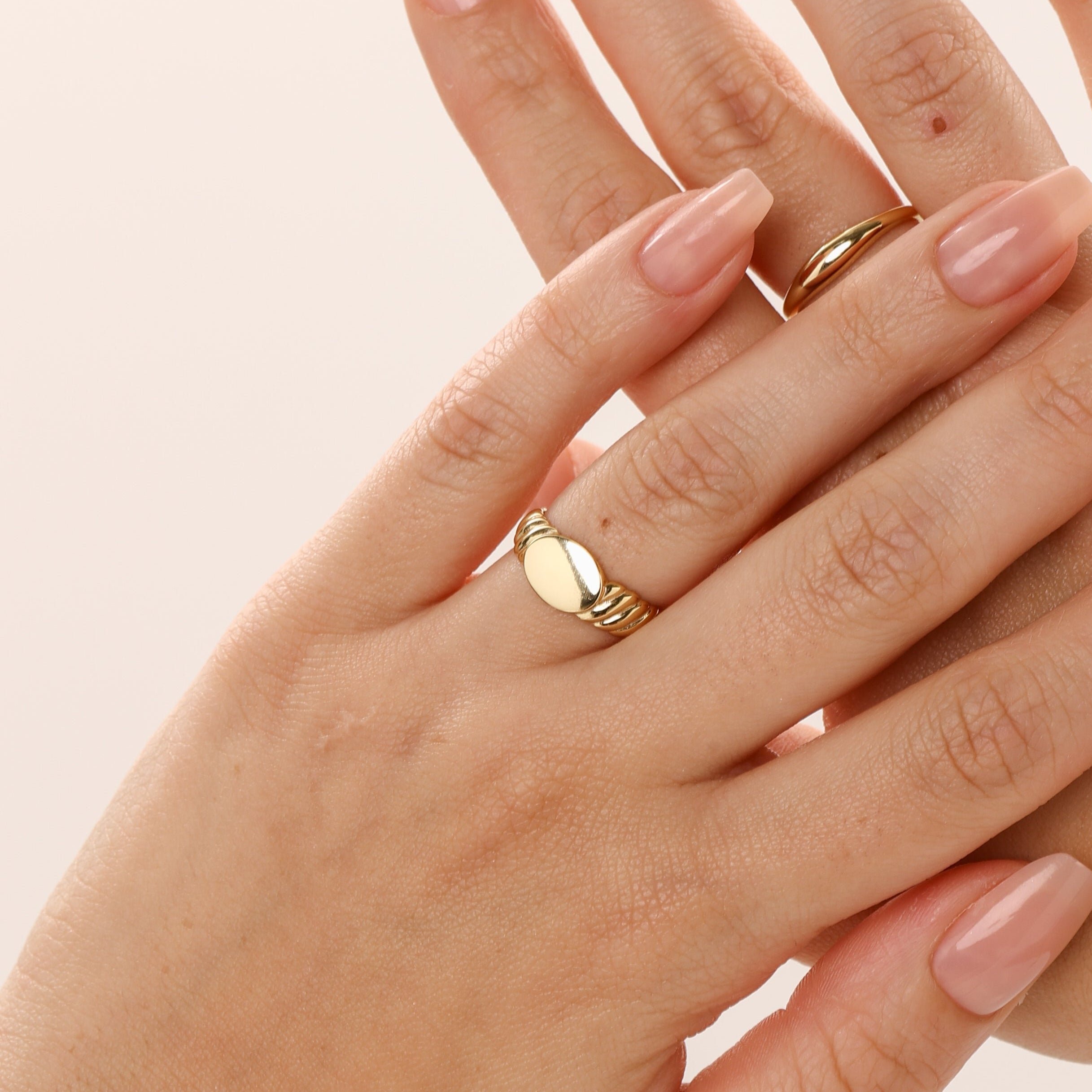Torsade Signet Ring