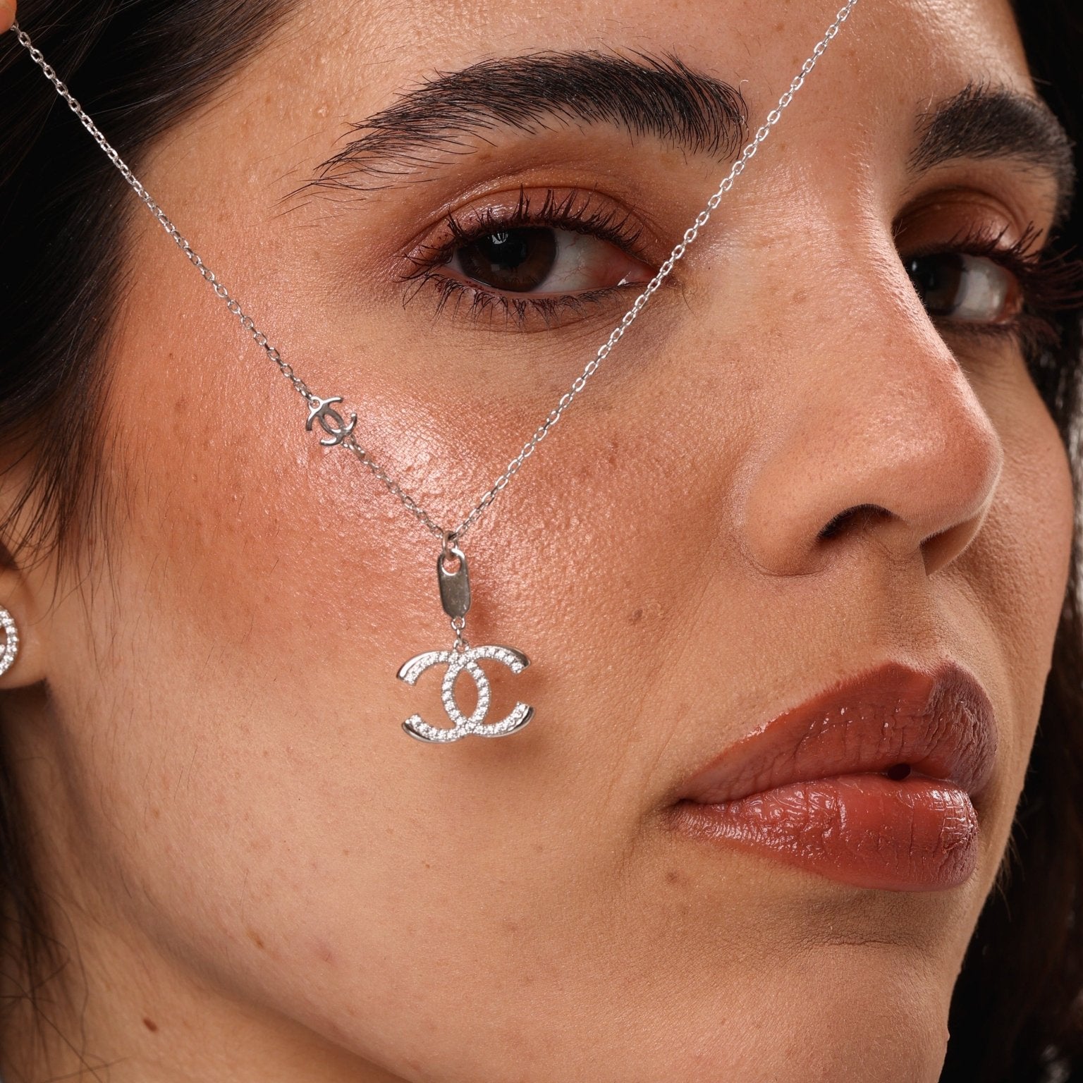 {{product_name}} fine jewelry, minimalist luxury jewelry, Karen's Fine Jewellery
