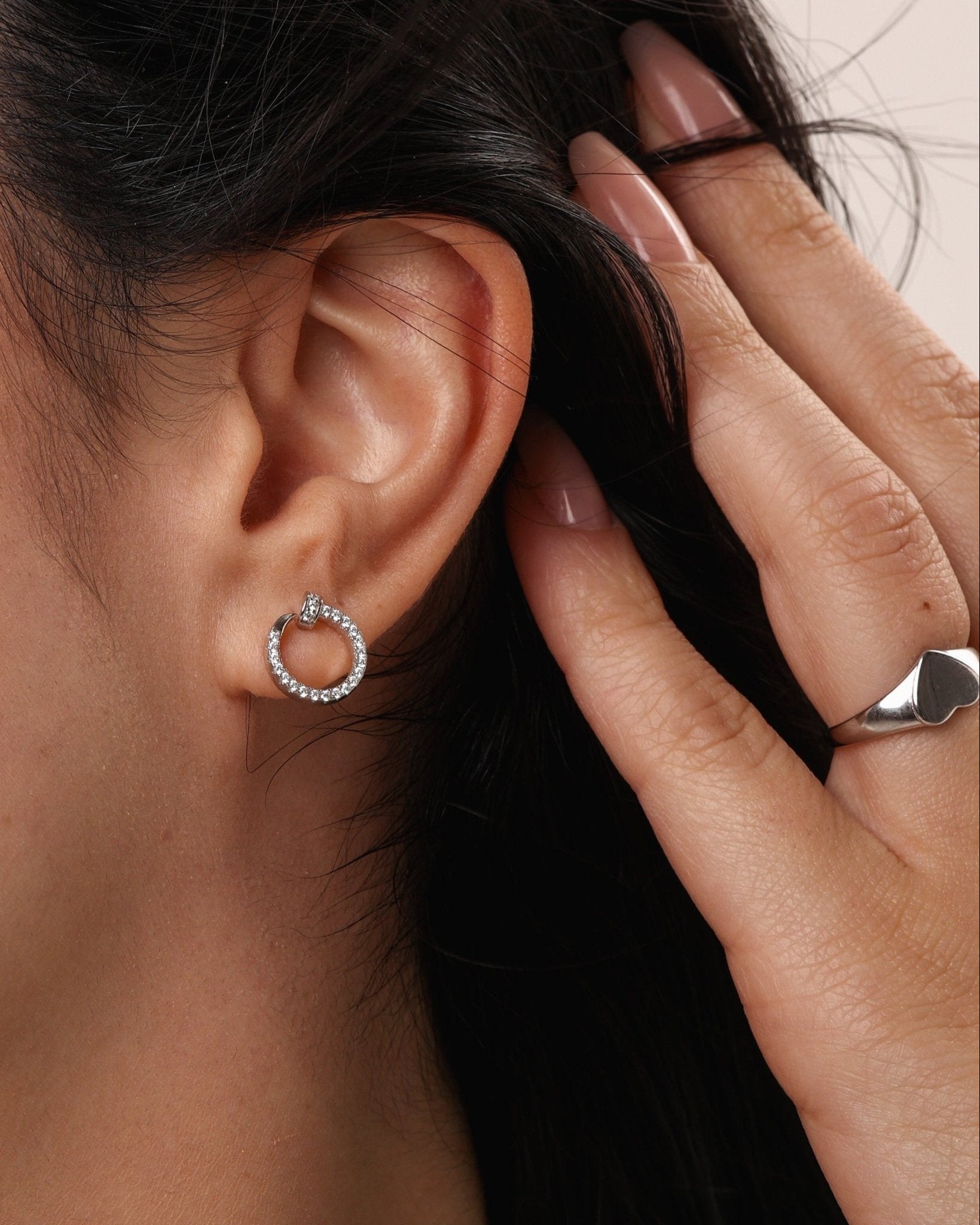 {{product_name}} fine jewelry, minimalist luxury jewelry, Karen's Fine Jewellery